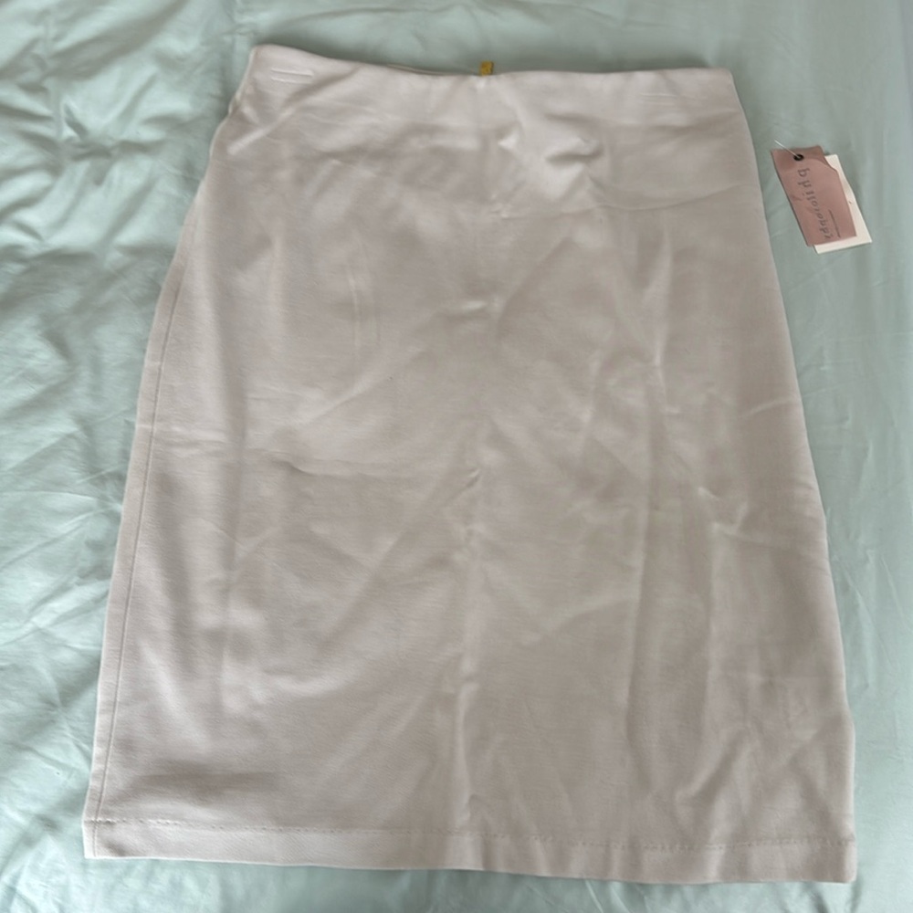 NWT Philosophy cream color stretch pencil skirt with gold zipper size 8